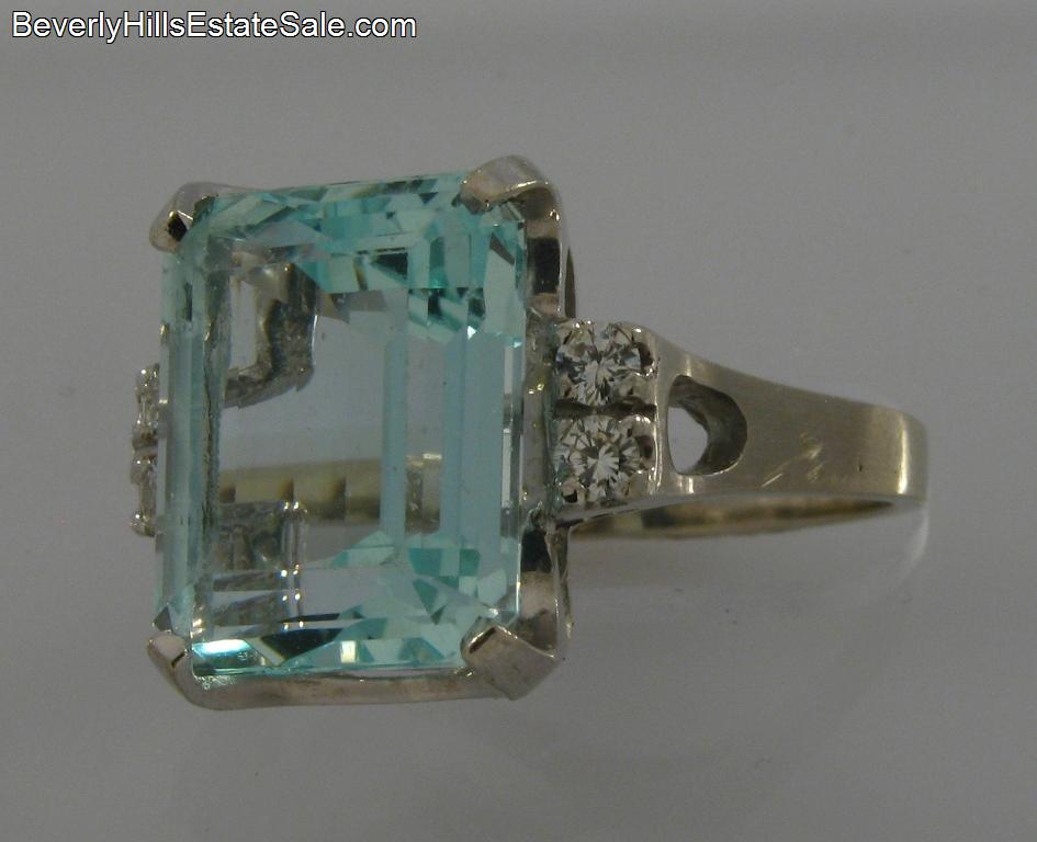 Magnificent 9C Aquamarine 14k White Gold 4 Diamond Ring  